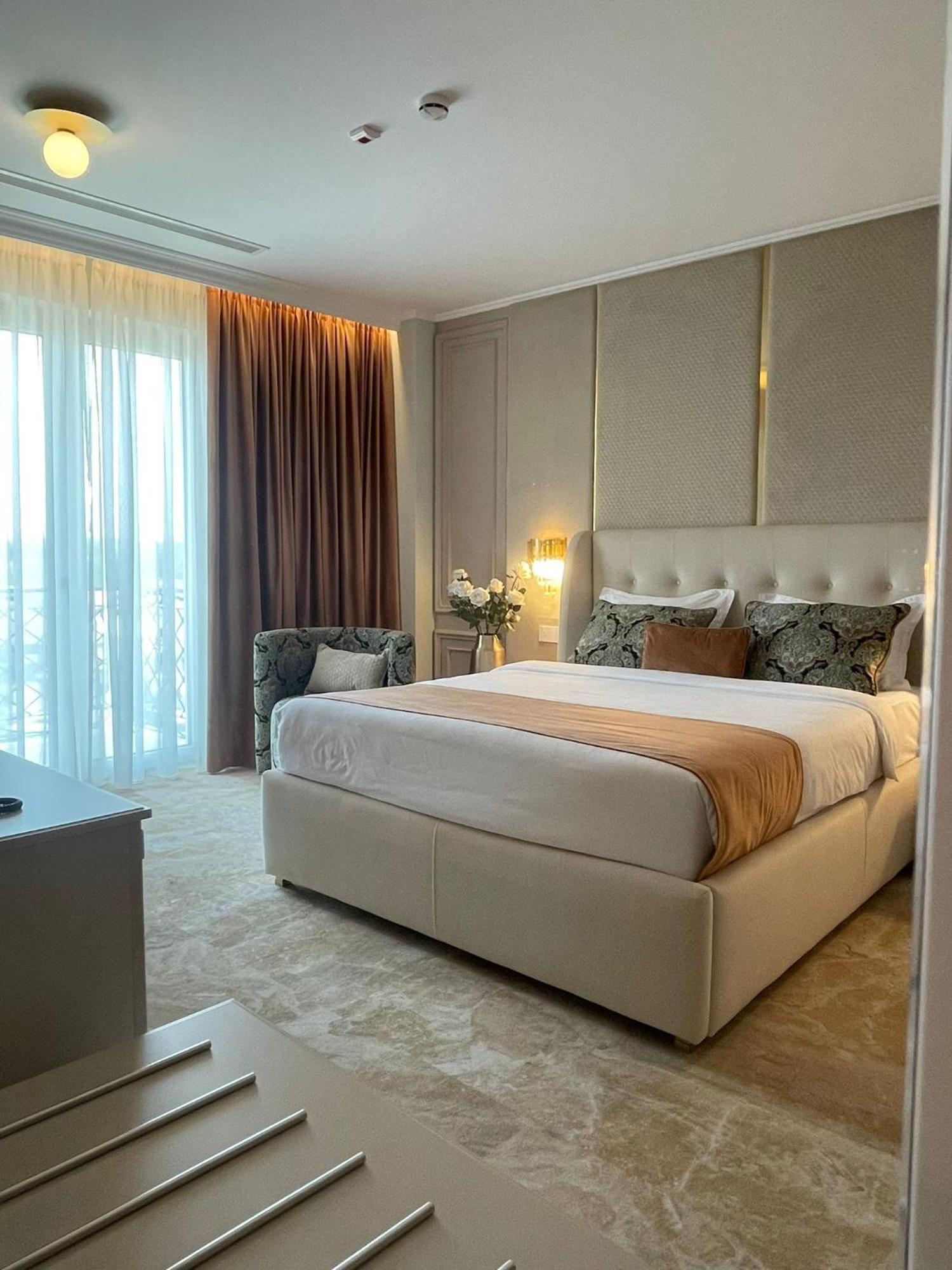 Boutique Hotel Bals Buitenkant foto